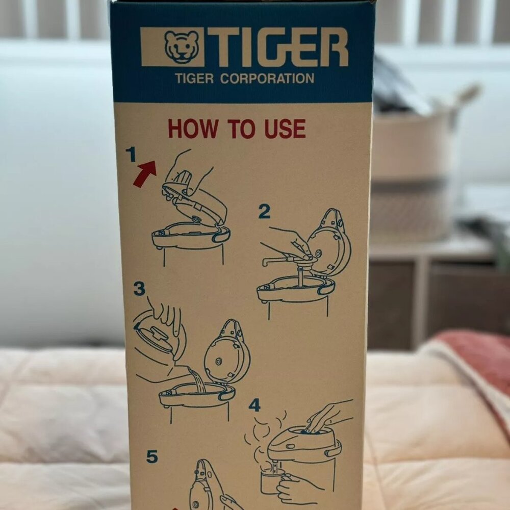 New in Box Vintage 2015 Tiger Automatic Vacuum Jug 2.5 made in Japan - Picture 3 of 11